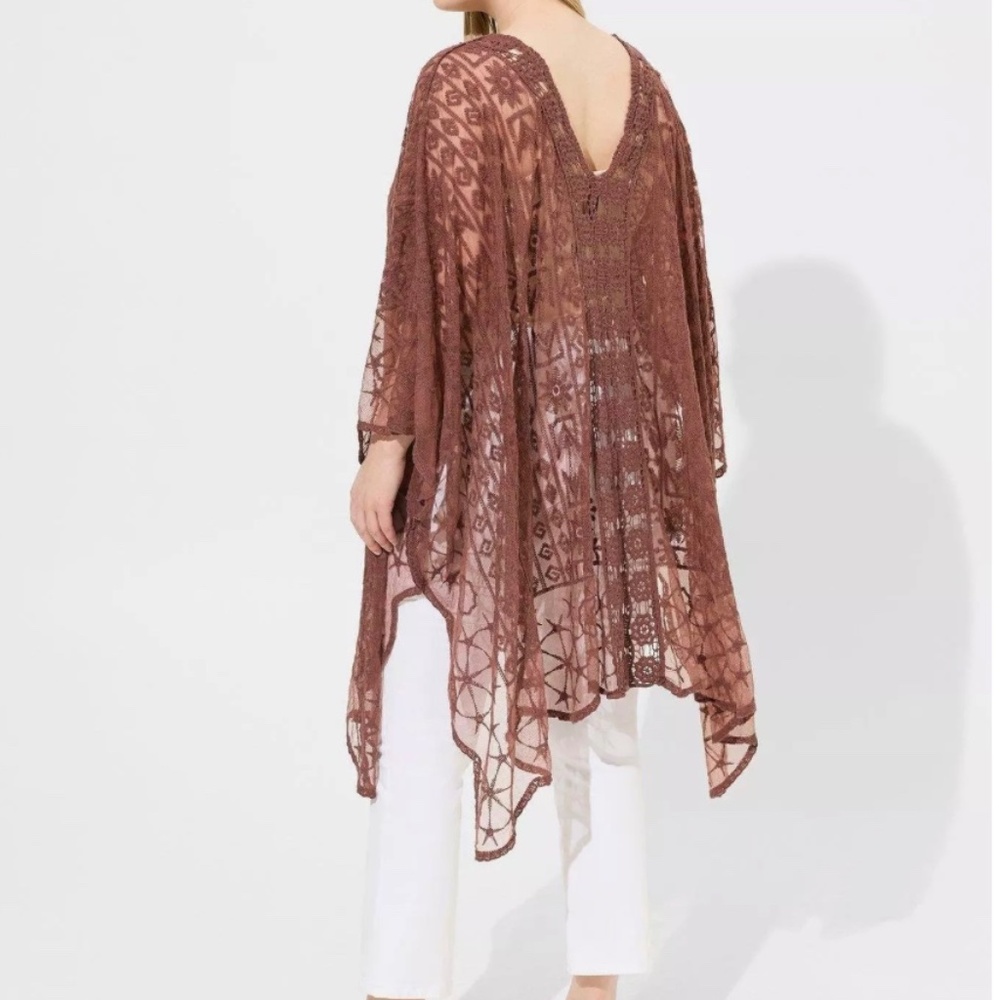 Scalloped Lace Poncho - Rose Taupe - NEW - Never Worn - Picture 3 of 5